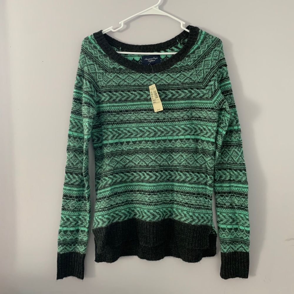 NWT AMERICAN EAGLE SWEATER SIZE SMALL